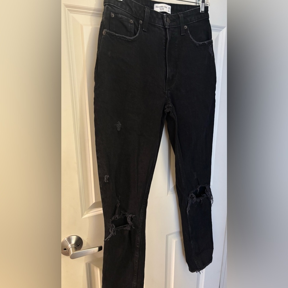 Abercrombie Curve Love High Rise Skinny in Distressed Black, Size 2/26 Long - Picture 2 of 12